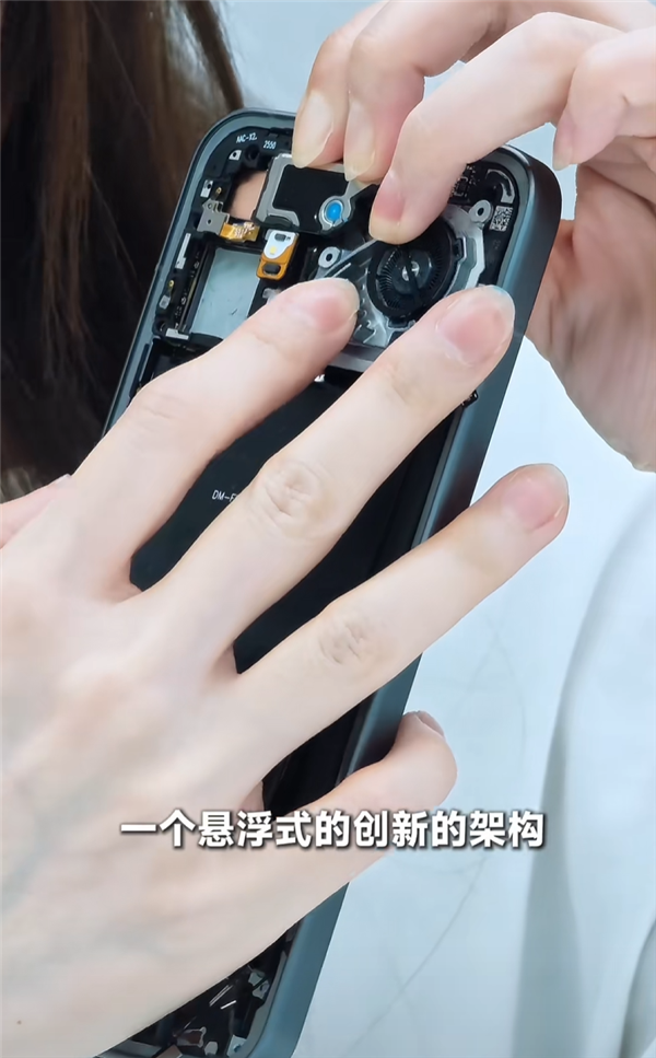 蓝狮娱乐登录：拆开才知道多猛！REDMI K90 Max内部揭秘：风扇尺寸行业最大 罕见金属轴承